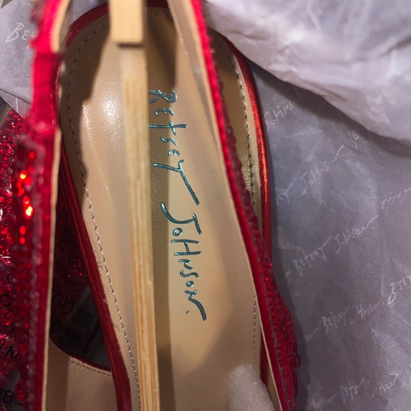 Betsey Johnson Clark Slingback Heels - Picture 3 of 6